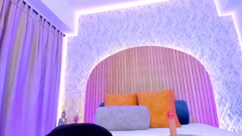 Snapshot of alanna_hank chatting on January 2025 06:06:01 AM Alanna online show from January 2025 06:06:01 AM