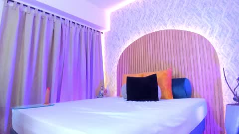 Snapshot of alanna_hank chatting on January 2025 06:13:02 AM Alanna online show from January 2025 06:13:02 AM