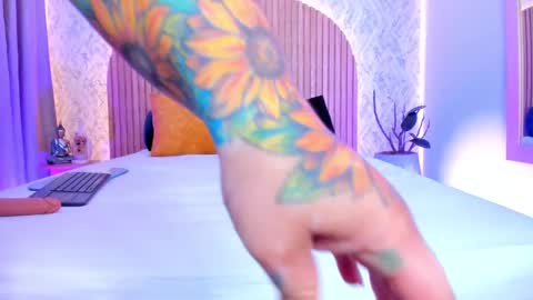 Snapshot of alanna_hank chatting on February 2025 07:40:02 AM Alanna online show from February 2025 07:40:02 AM