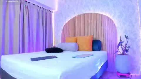 Snapshot of alanna_hank chatting on February 2025 01:51:01 AM Alanna online show from February 2025 01:51:01 AM