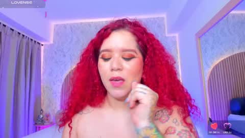 Snapshot of alanna_hank chatting on March 2025 04:02:02 AM Alanna online show from March 2025 04:02:02 AM