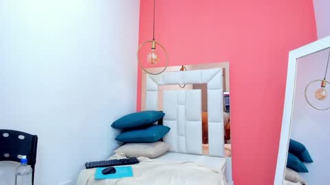 Ana online show from December 2024 08:04:01 PM