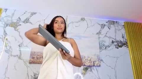 alanna_jones11_aws online show from September 2025 11:10:01 AM