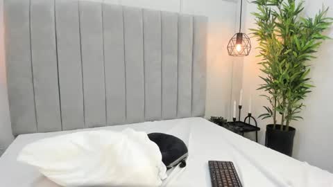 Snapshot of alannablair chatting on February 2025 06:24:01 PM Alanna online show from February 2025 06:24:01 PM