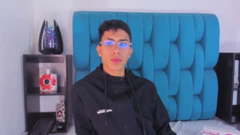 Snapshot of alannaughty_ chatting on January 2025 09:01:02 PM alannaughty_ online show from January 2025 09:01:02 PM