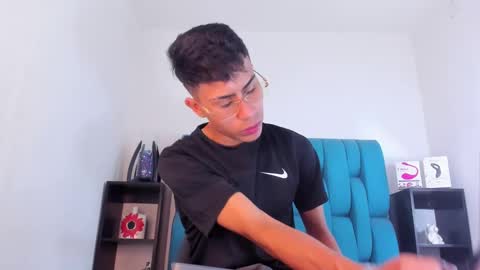 Snapshot of alannaughty_ chatting on January 2025 02:06:01 PM alannaughty_ online show from January 2025 02:06:01 PM