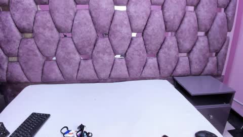 AlaSmith  online show from October 2025 02:18:01 AM