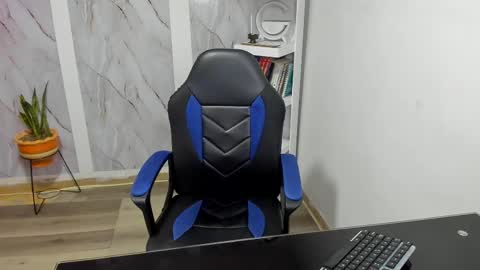 Snapshot of alayasmile chatting on September 2025 02:11:02 PM Alaya online show from September 2025 02:11:02 PM