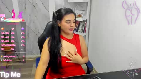 Snapshot of alayasmile chatting on October 2025 05:48:01 AM Alaya online show from October 2025 05:48:01 AM