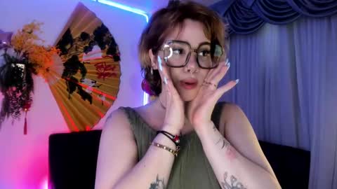 albaandthayron online show from March 2025 12:09:01 PM