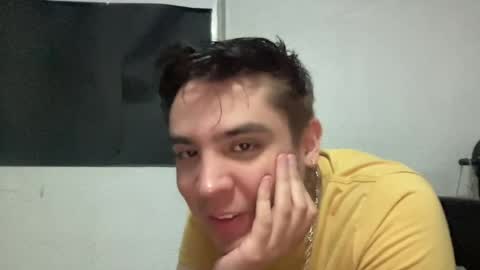Snapshot of alber753713 chatting on June 2026 05:23:02 AM alber753713 online show from June 2026 05:23:02 AM