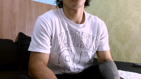 Snapshot of albertbernal69 chatting on January 2025 02:20:01 AM Albert online show from January 2025 02:20:01 AM