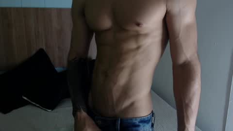 Snapshot of albertbernal69 chatting on February 2025 06:01:02 AM Albert online show from February 2025 06:01:02 AM