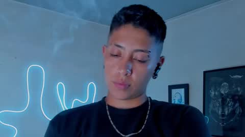 Alejandra online show from November 2025 09:25:01 PM