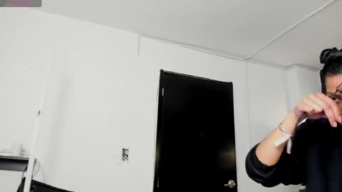 Snapshot of aleja__slav3 chatting on May 2026 09:11:01 PM aleja__slav3 online show from May 2026 09:11:01 PM
