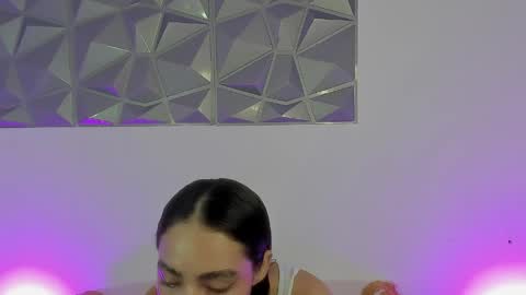 aleja_r01 online show from April 2026 08:28:02 PM