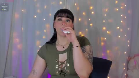 Snapshot of aleja_rossi chatting on February 2025 05:40:02 PM Aleja online show from February 2025 05:40:02 PM