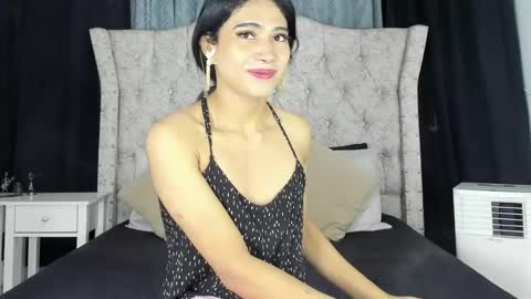 Alejandra online show from May 2026 12:00:01 PM