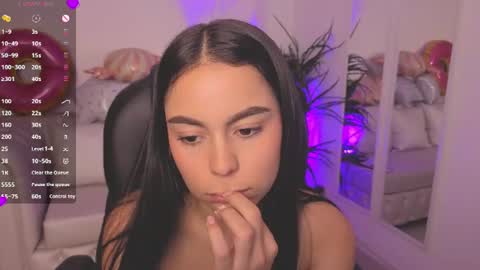 Alejandra online show from July 2026 02:13:01 PM