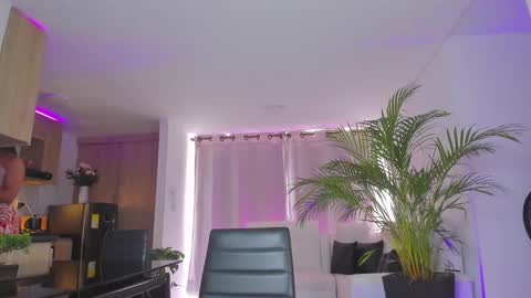 A L E J A N D R A online show from February 2025 07:04:02 PM