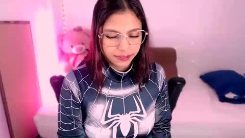 Aleja Harker  online show from October 2025 02:35:01 AM