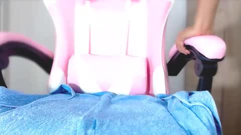 Aleja Harker  online show from March 2026 04:27:01 AM