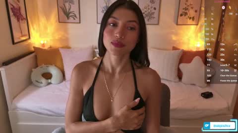 Alejandhra online show from April 2026 12:39:02 PM