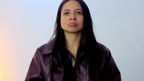 Snapshot of alejandra8__ chatting on December 2025 04:40:01 AM I will not be online from December 7th to December 18th Last vacation trip online show from December 2025 04:40:01 AM