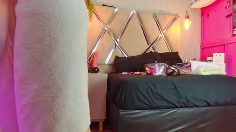 alejandra martins online show from June 2026 01:14:01 PM