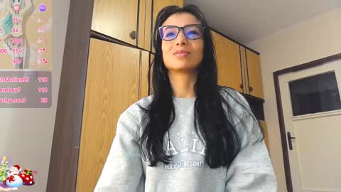 Snapshot of alejandracherry_ chatting on January 2025 12:08:01 PM Alejandra online show from January 2025 12:08:01 PM