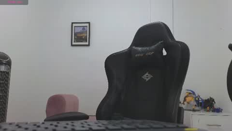 alejandroo_7 online show from June 2026 11:08:02 PM