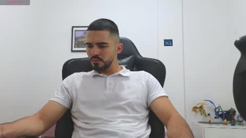 alejandroo_7 online show from July 2026 06:23:01 PM