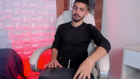 Snapshot of alejandrostorm chatting on October 2025 09:41:01 PM Alejo online show from October 2025 09:41:01 PM