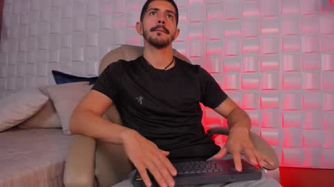 Snapshot of alejandrostorm chatting on February 2026 08:40:01 PM Alejo online show from February 2026 08:40:01 PM