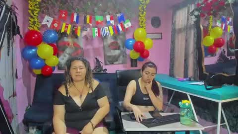 Snapshot of alejita_smithh chatting on June 2026 01:36:01 PM zoe and Kataleya online show from June 2026 01:36:01 PM