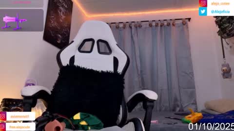 Snapshot of alejo_cute chatting on October 2025 11:44:02 PM alejo_cute online show from October 2025 11:44:02 PM