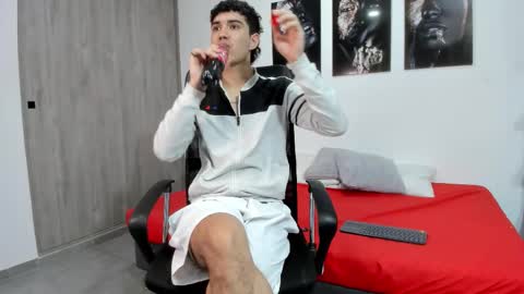 alejo_gray1 online show from March 2026 08:48:01 PM