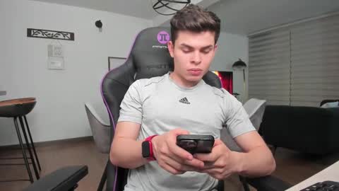 Snapshot of alejoo_twink chatting on February 2025 02:31:01 AM ONLYFANS Alejoo twink online show from February 2025 02:31:01 AM