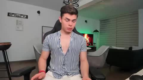 Snapshot of alejoo_twink chatting on March 2025 05:20:01 AM ONLYFANS Alejoo twink online show from March 2025 05:20:01 AM