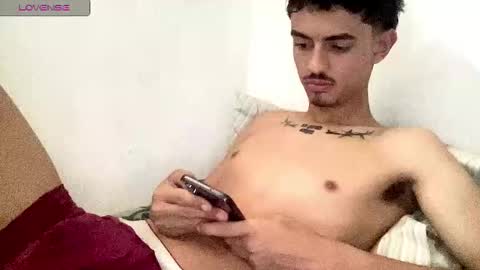 alejoochoa2222 online show from November 2025 01:51:02 AM