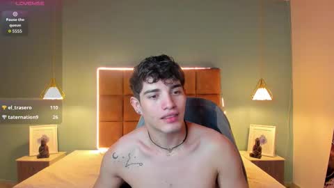 ALejoo Saenz online show from October 2025 01:39:01 AM