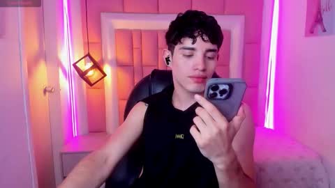 ALejoo Saenz online show from March 2026 12:11:01 PM