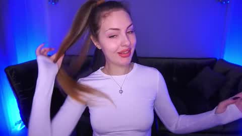 aleksaloree online show from November 2025 02:40:02 PM