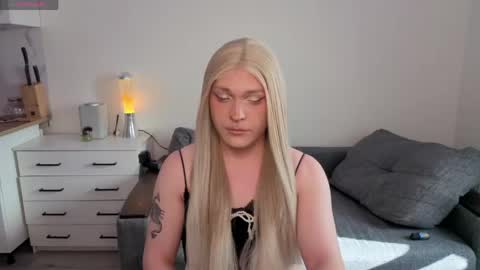 ALENA  INDEPENDENT MODEL online show from April 2026 02:29:01 PM