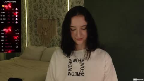 Snapshot of alena_navi chatting on February 2025 03:03:01 PM Alena online show from February 2025 03:03:01 PM