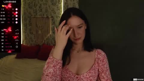 Snapshot of alena_navi chatting on February 2025 09:33:02 PM Alena online show from February 2025 09:33:02 PM