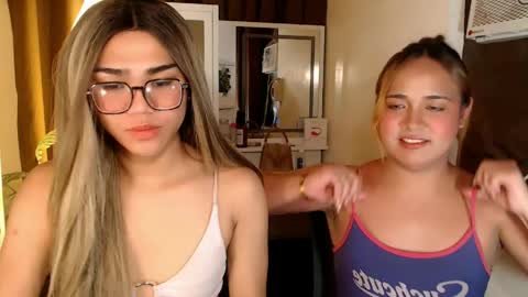 alenajones online show from May 2026 07:00:02 PM