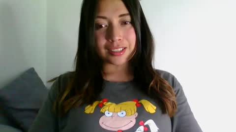 QUEEN OFF MILk  IM BACK  15 NOV online show from April 2026 09:39:01 PM