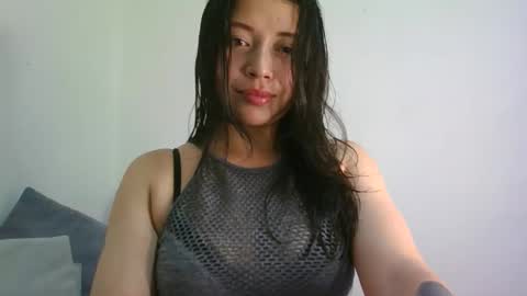 QUEEN OFF MILk  IM BACK  15 NOV online show from May 2026 01:02:02 AM