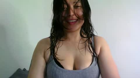 QUEEN OFF MILk  IM BACK  15 NOV online show from May 2026 04:15:02 PM